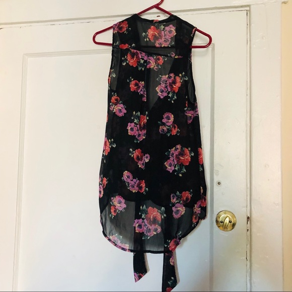 Sleeveless Sheer Floral Blouse - Picture 2 of 3